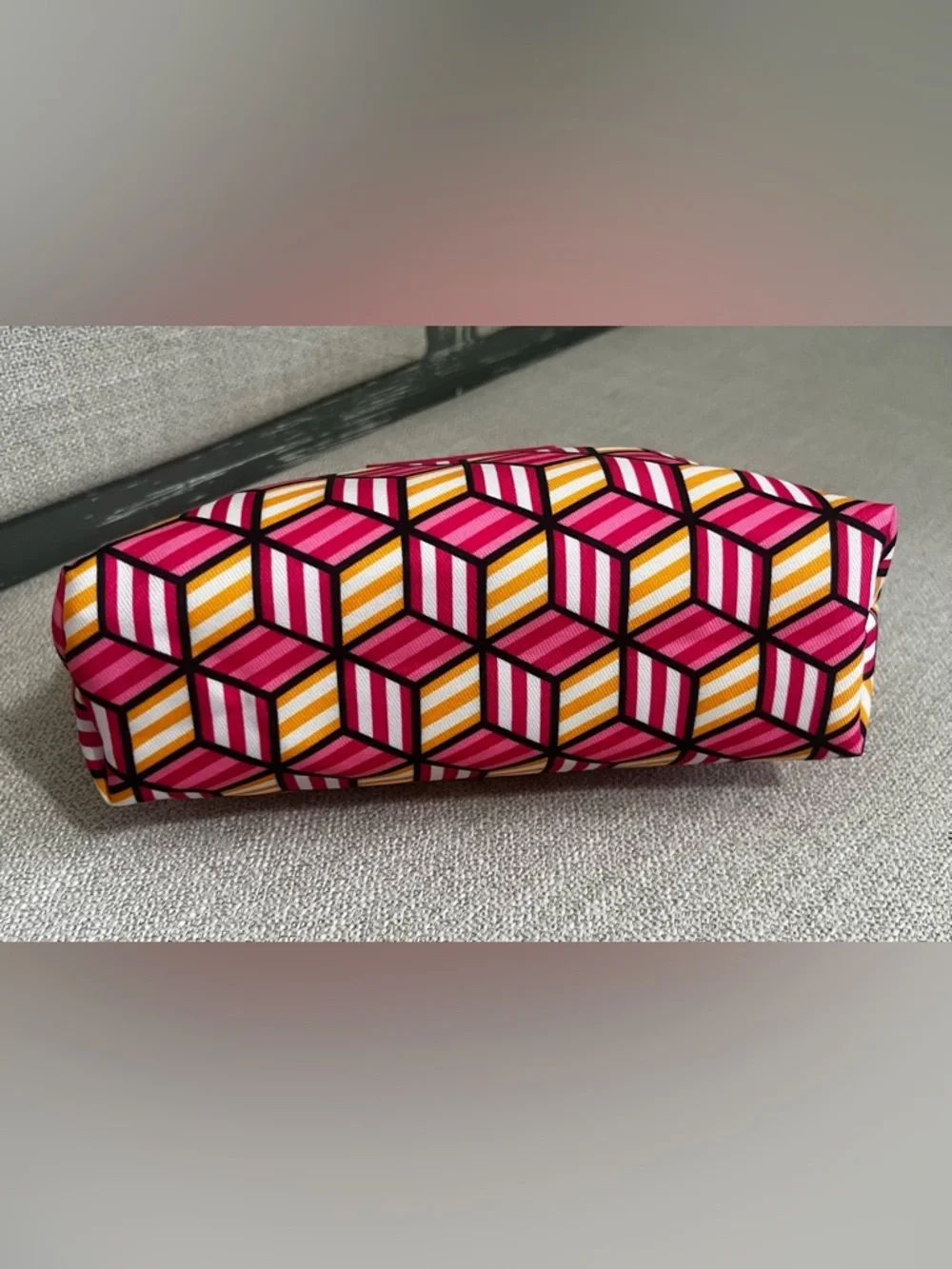 CLEARANCE Clinique Hot Pink Geometric Cosmetic Case - Picture 4 of 4